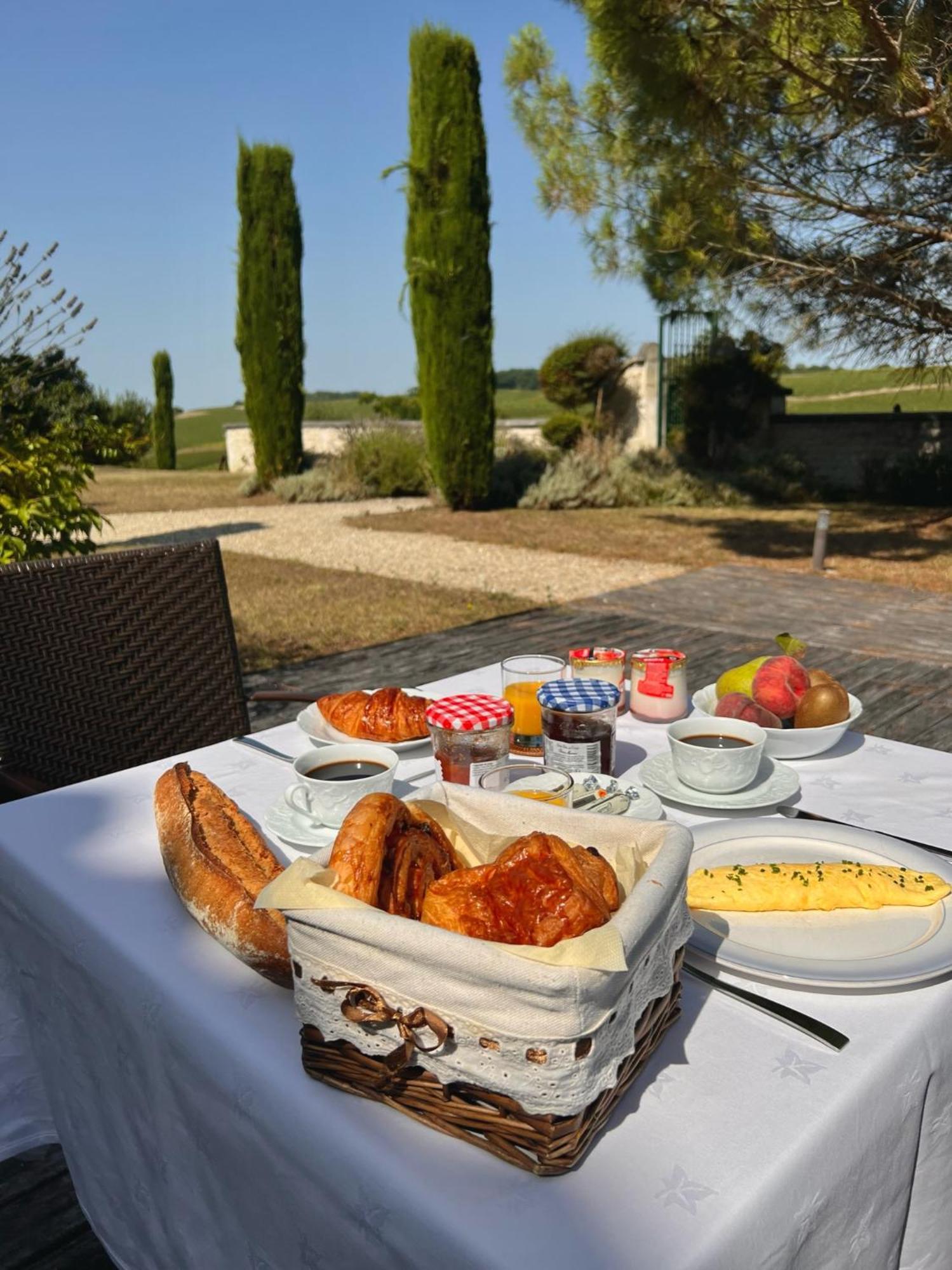 Готель Le Relais De Saint-Preuil, The Originals Relais Vignes Du Cognac Екстер'єр фото